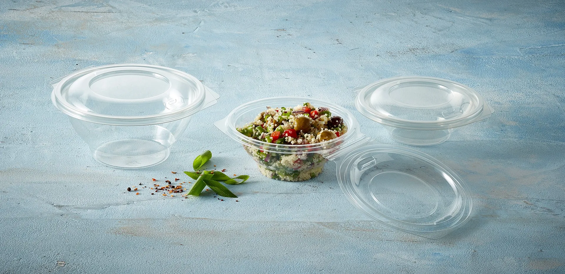 وعاء سلطة بلاستيك شفاف 500 سي سي مع غطاء – عبوة 10 قطع